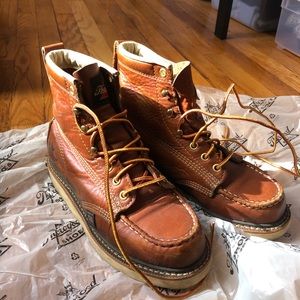 Thorogood women’s work boots in size 6